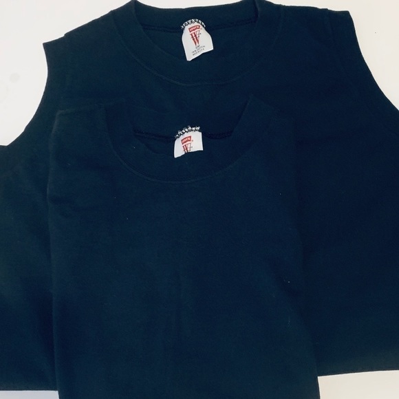 Levi Sleeveless T-Shirt NWOT - Picture 2 of 5